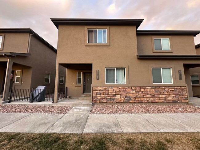 Spacious 3-Bed, 3-Bath, 1 Car Garage Townh... - Spacious 3-Bed, 3-Bath, 1 Car Garage Townh... House