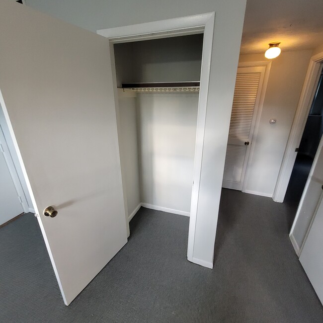 Armario de la sala de estar - 106 Braden Ct Unidad Apt 106