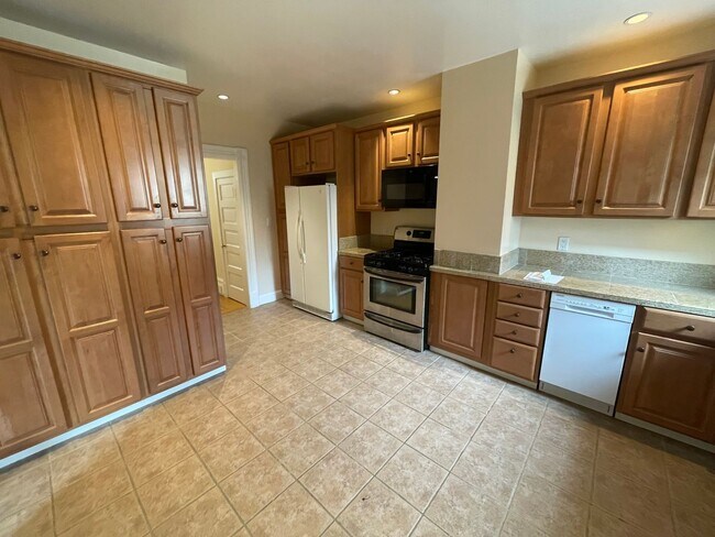 Photo - Charming Inner Richmond Gem: Spacious 1BR w/ Laundry On-Site, and Parking Included!