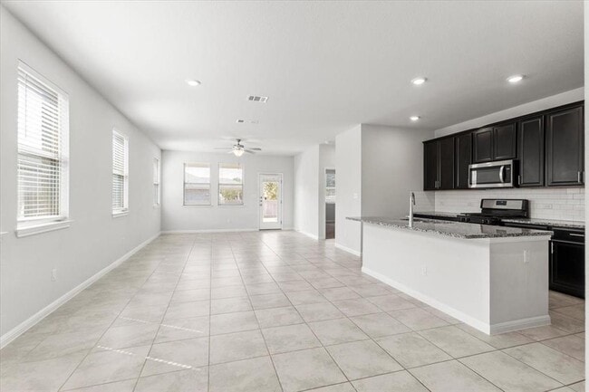 Photo - 105 Otella St