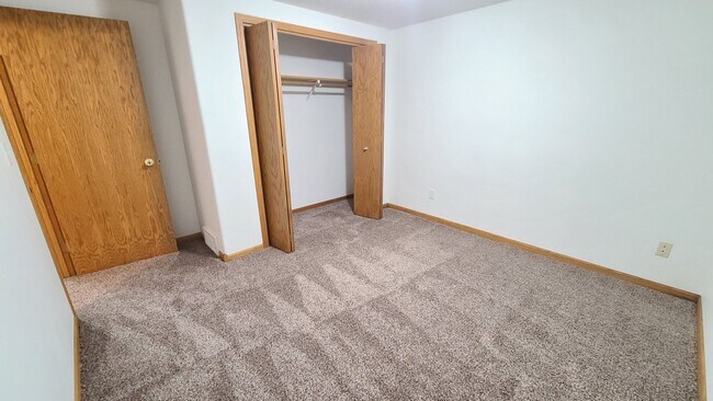 Photo - 5 Bedroom, 3 Bath - Triple Garage - Fenced yard Home