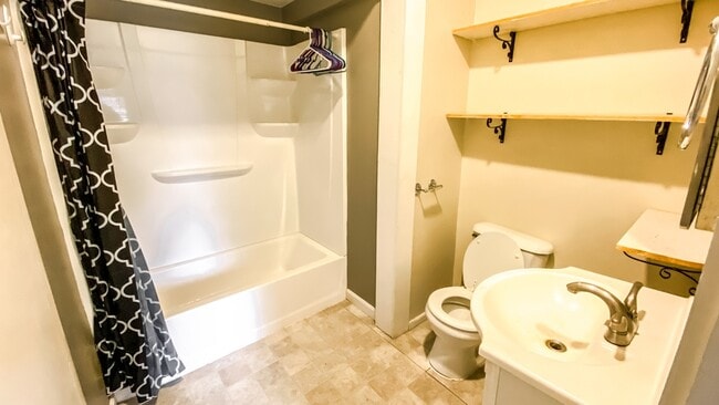 Photo - 8 Lucia St Apartments Unit 4