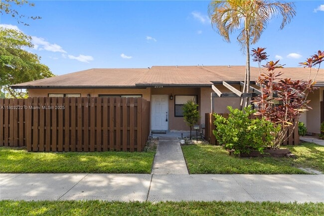 Building Photo - 2734 N Nob Hill Rd Rental