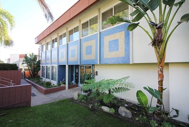 Photo - MC W 25th Street, LLC