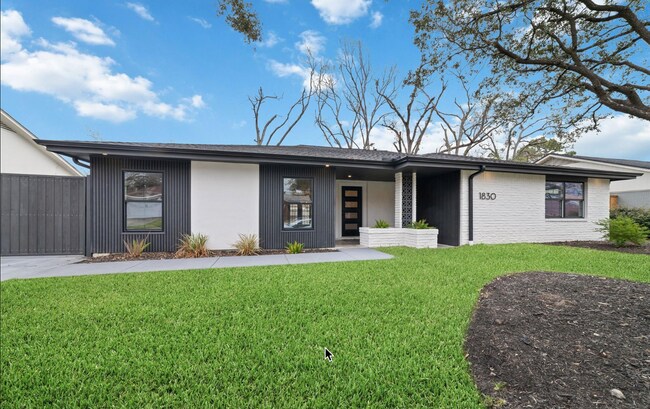 Photo - 1830 Locksford St