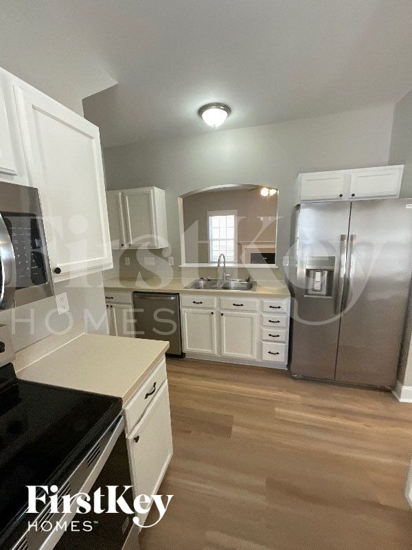 Photo - 15819 Robins Way