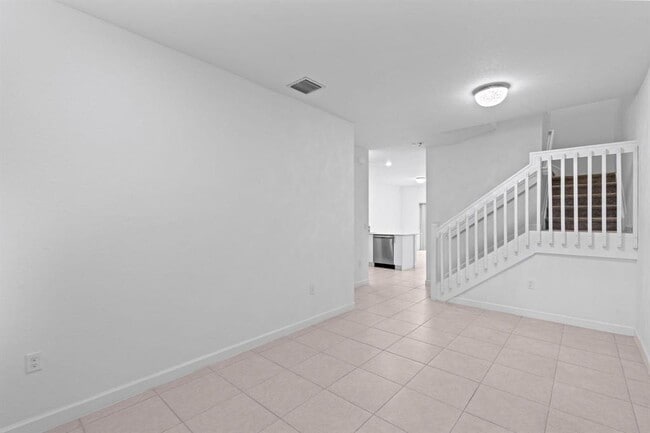 Photo - 5515 NW 27th St