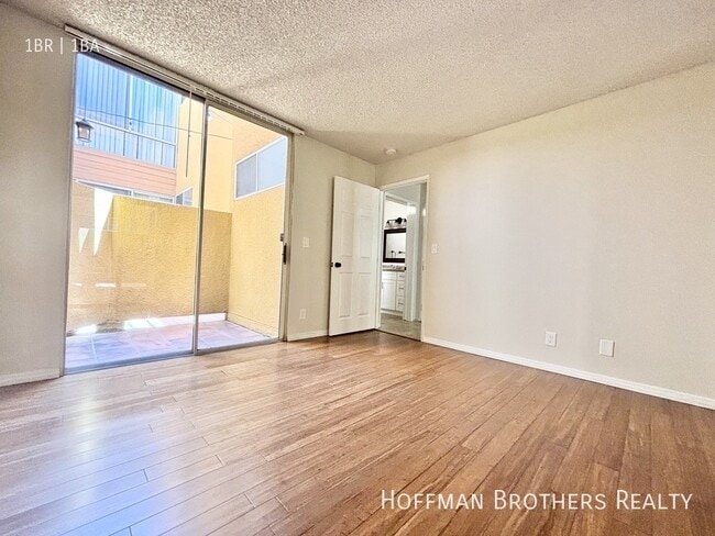 Photo - 1215 N Cherokee Ave Unidad 105