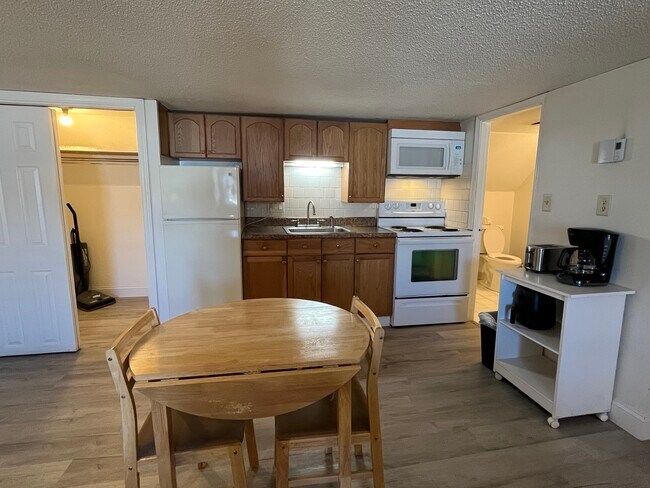 Photo - 2-15 Winn Park