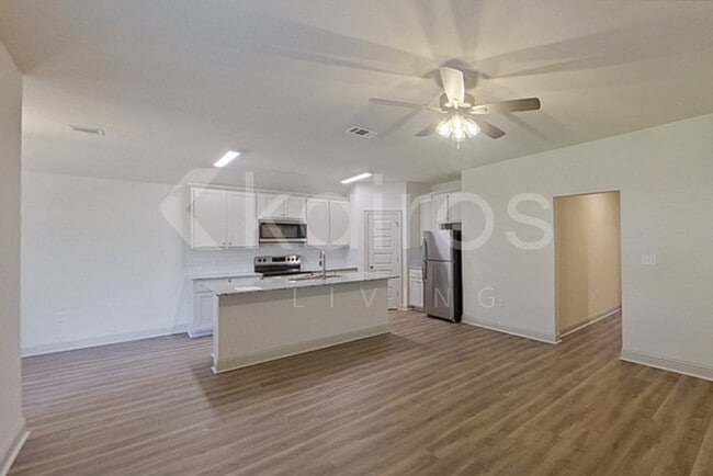 Photo - 8049 Hendrick Dr