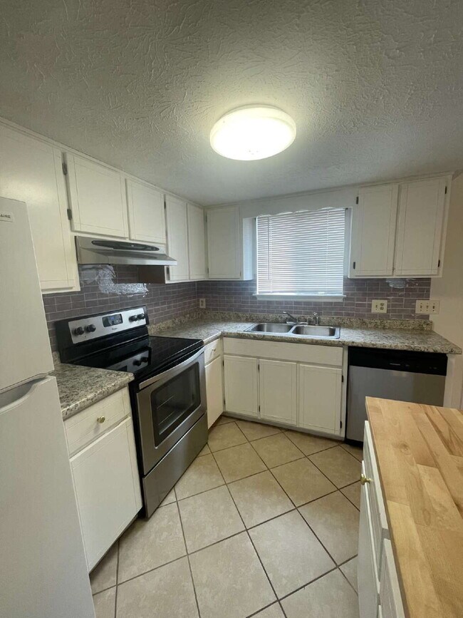 Photo - 5126 Lance St Unit B