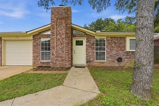 Building Photo - 1122 Hidden Creek Dr