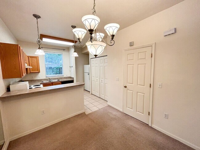 Photo - Victoria Station #134 Unit 134