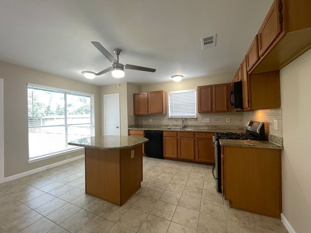 Photo - 3611 Shadow Trail