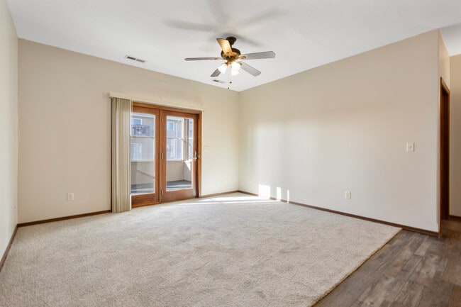 321 Honeysuckle Dr