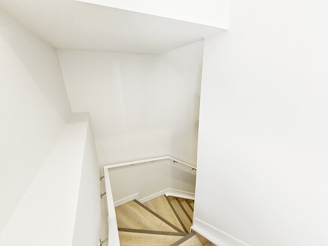 Photo - 1812 155 Ave NW Unit Lower