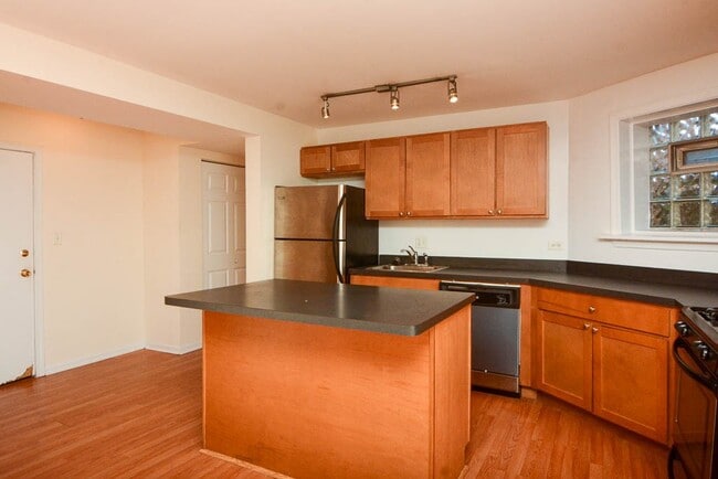 Photo - 3047 W Logan Blvd Unidad 6H