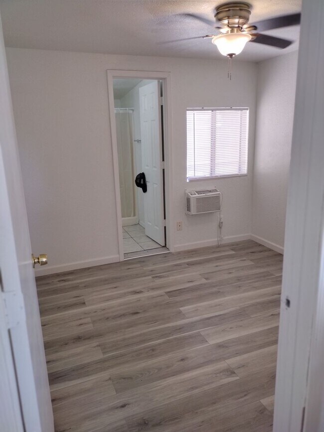 Photo - MOVE IN SPECIAL!!! Cute 1 Bed 1 Bath with ... Unit 1