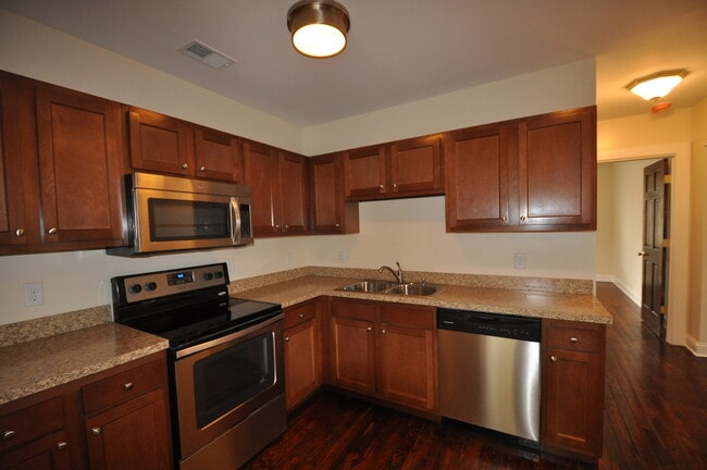 Photo - Walk to UK - Pre Leasing Now for the Fall ...