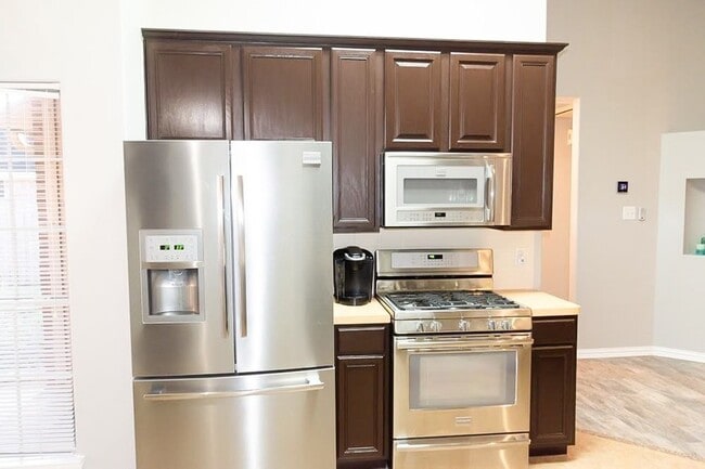 Photo - 822 Oak Lodge Ct