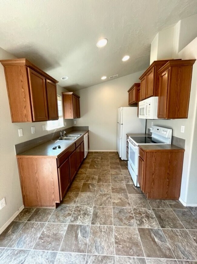 Photo - Single level two bedroom home in SE Bend!