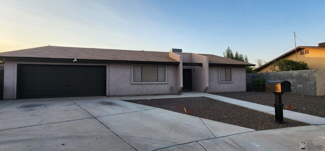 Building Photo - 2088 W Del Sol Ln Rental