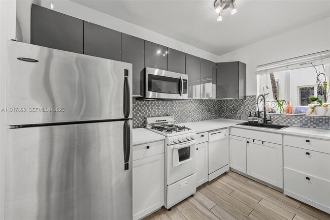 Photo - 1120 Venetian Way Unit 1D