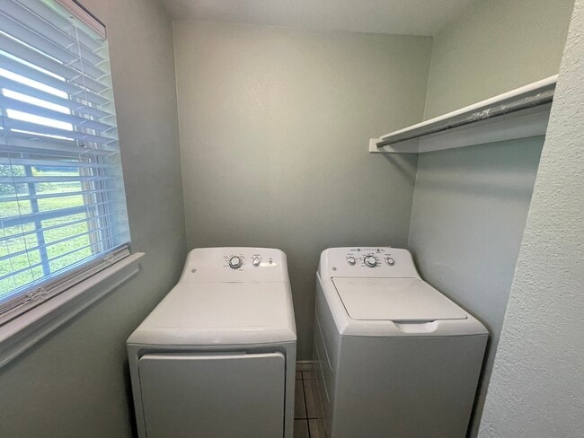 Photo - 421 W Thomas St