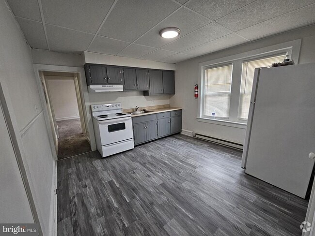 Building Photo - 63 N Main St Unit D Rental