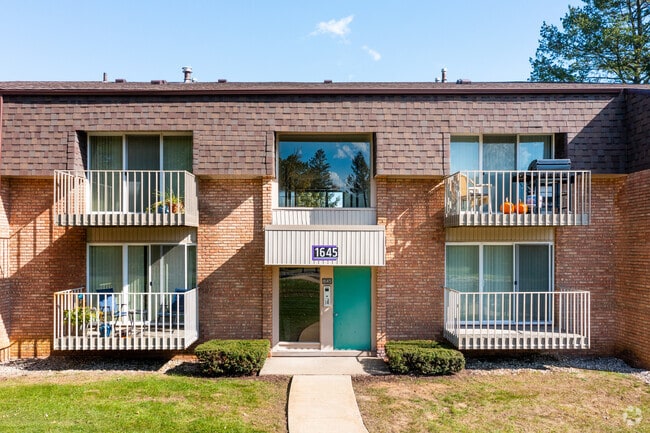 Photo - Rochester Club Apartments