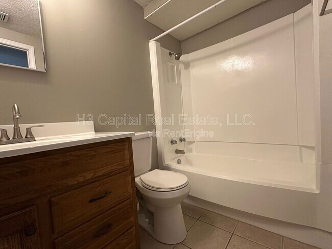 Photo - 102 Woodhenge Dr