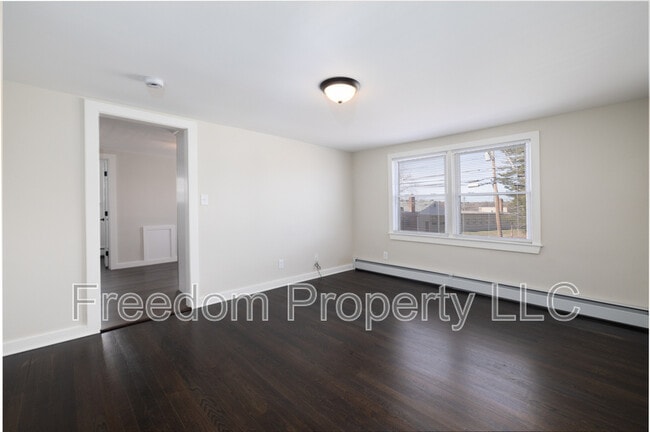 Photo - 28 Aircraft Rd