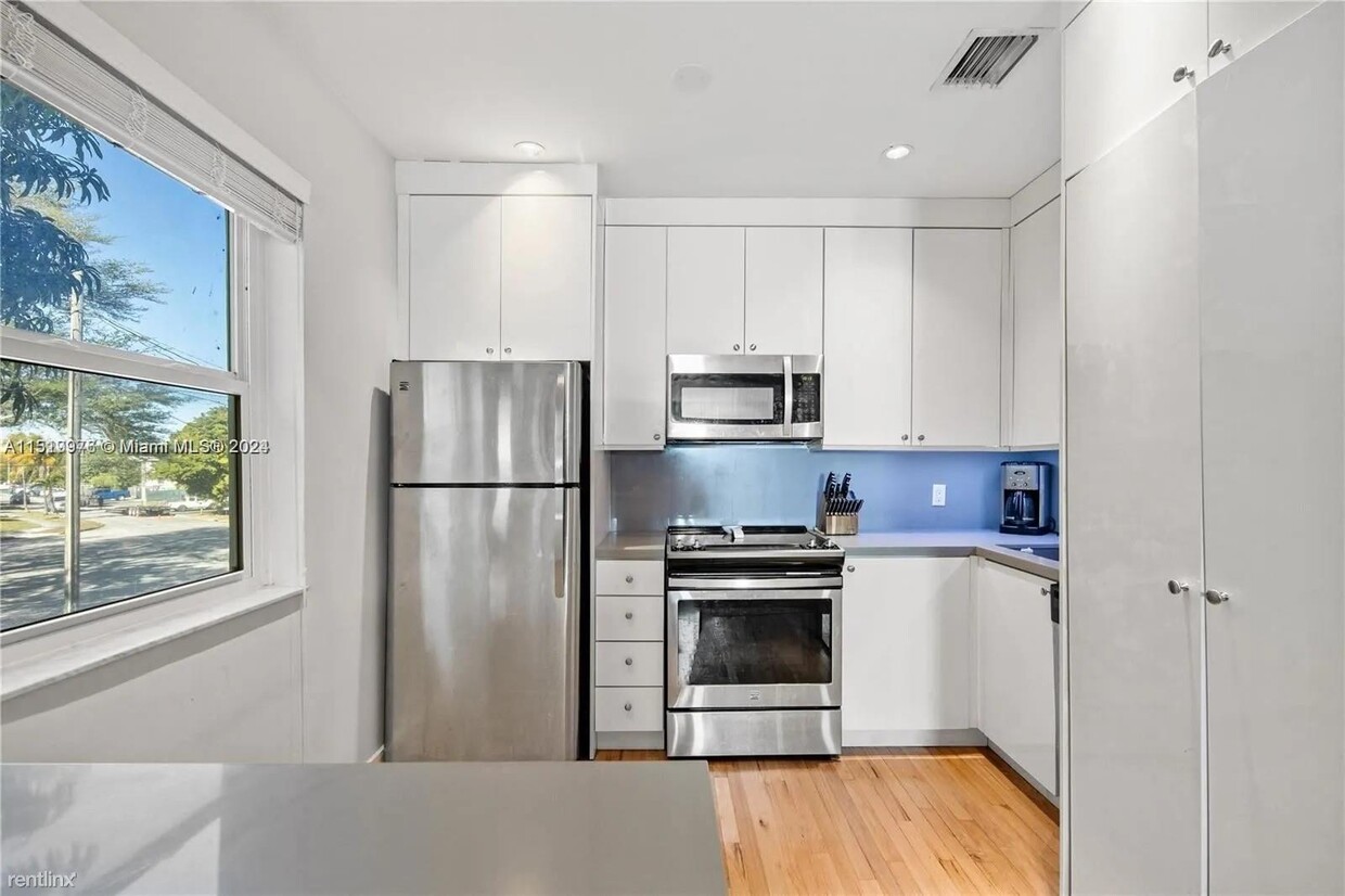 Photo - 685 SW 19th Rd (Miami, FL)