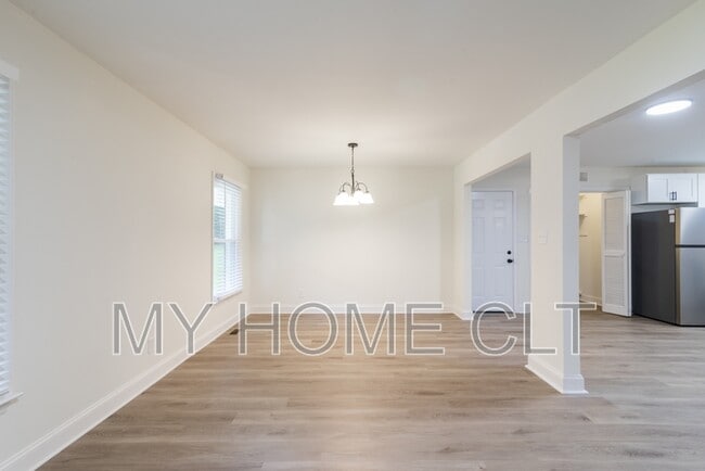 Photo - 1808 Taylor Dr