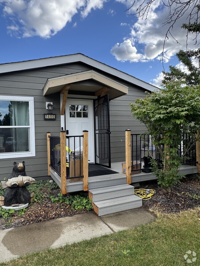 Building Photo - 1400 Evergreen Rd Rental