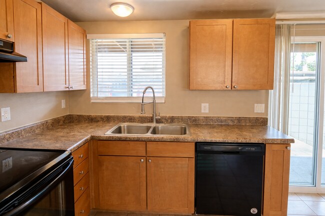 Photo - 2821 N Columbus Blvd