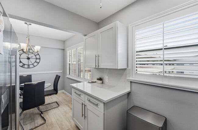 Photo - 368 Mansfield Dr