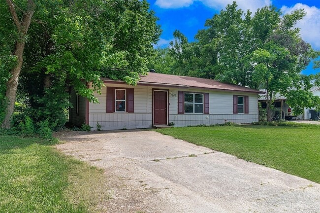 Photo - 1206 Olwen Dr