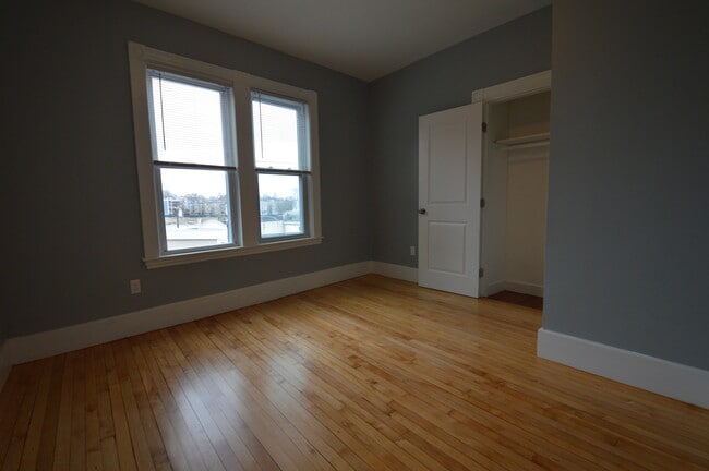 Photo - 301 Hancock St Unit 2