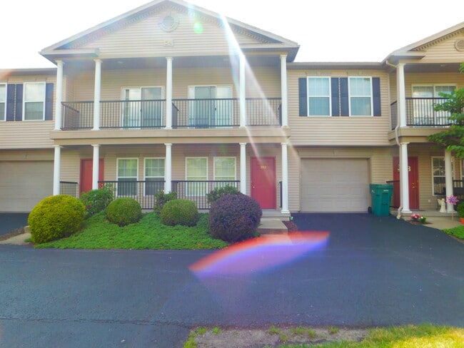 Building Photo - 54 Barrington Ct Unit 54 Barrington Ct #103