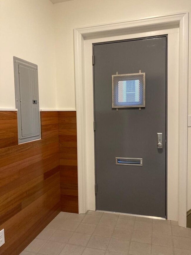 interior entrance - 2110 E Clearfield St Unit 2