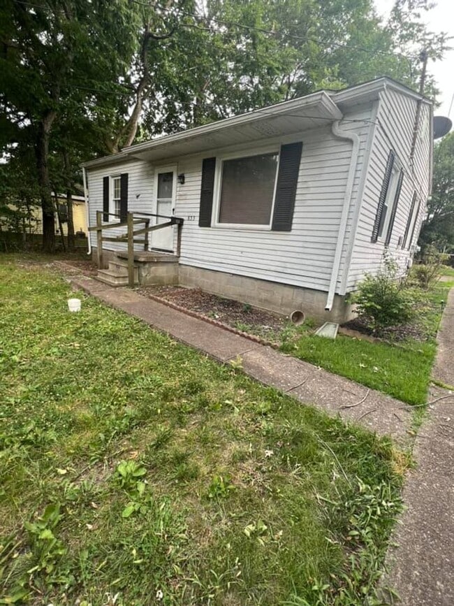 Building Photo - 833 Independence Ave