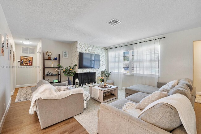 Photo - 3301 NW 42nd St