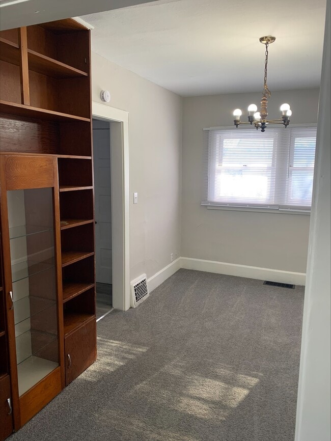 Photo - 709 W 11th St