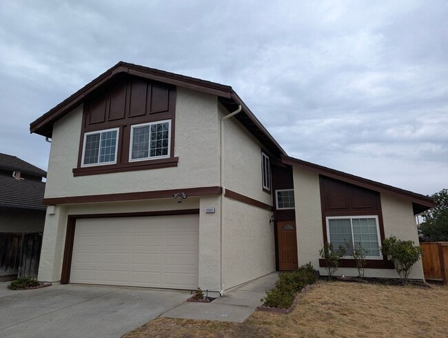 Building Photo - 2331 Sweetwater Dr