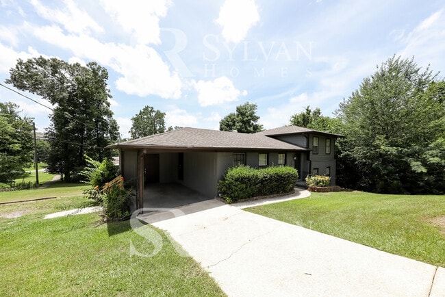 Photo - Cute, cozy and comfortable