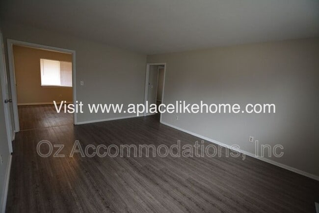 Photo - 3607 W 47th St