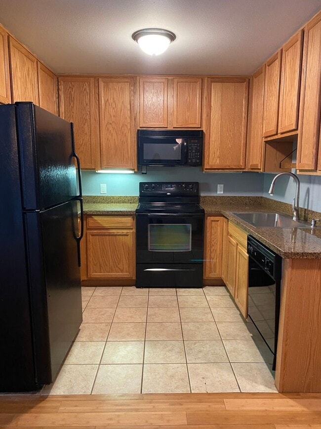 Photo - Beautiful 3BR, 2Bathroom Condo Located in ... Unit 207