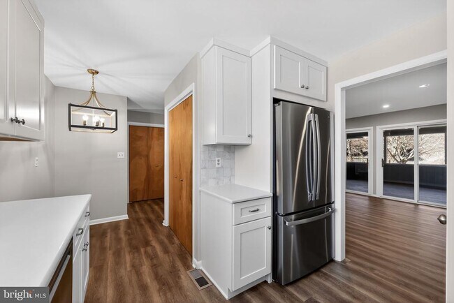 Photo - 21 Foxtail Ct