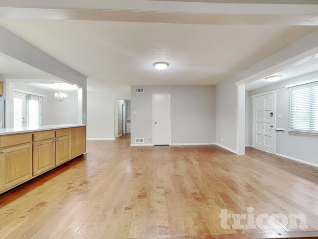 Photo - 900 Arizona St SE